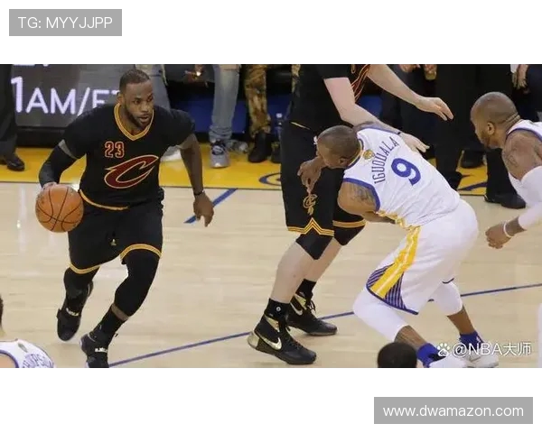 2015至2016赛季勇士与雷霆对决回顾：巅峰对决与传奇时刻的交织